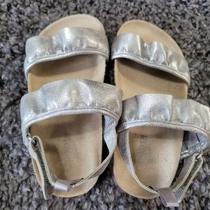 Girls size 10 Oshkosh sandals